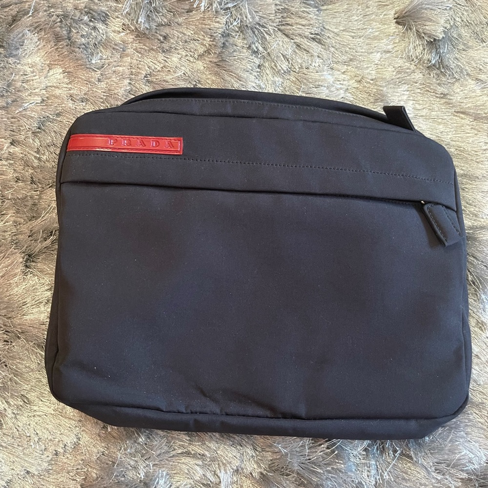 OFFERS WELCOMED🌻! Black Prada Marsupio in Tessuto